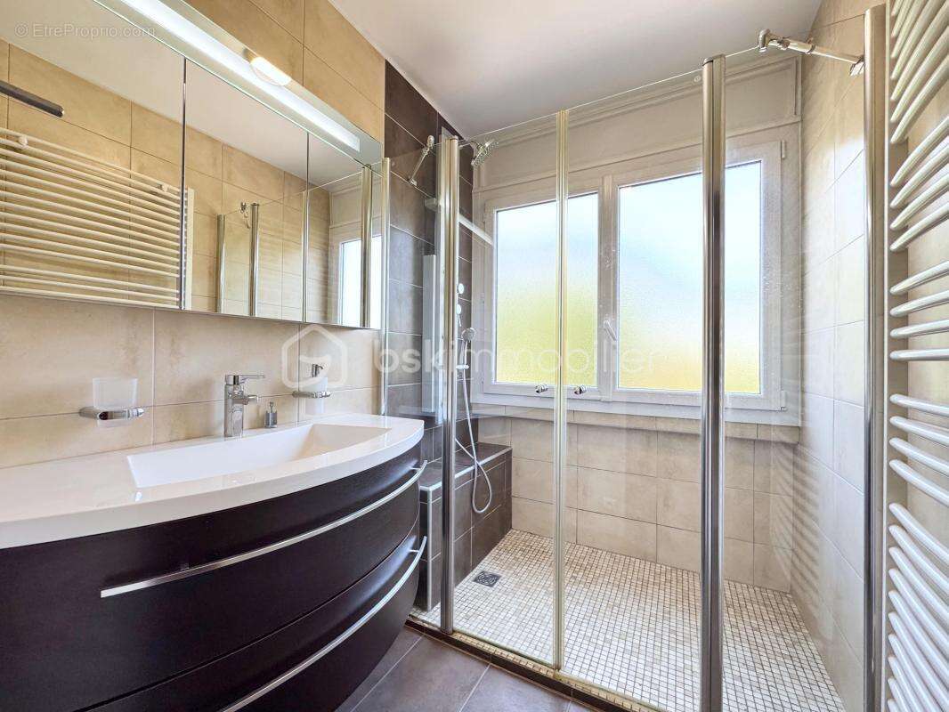T4 traversant de 107,69 m², 3 chambres avec vue, rénové - photo 10