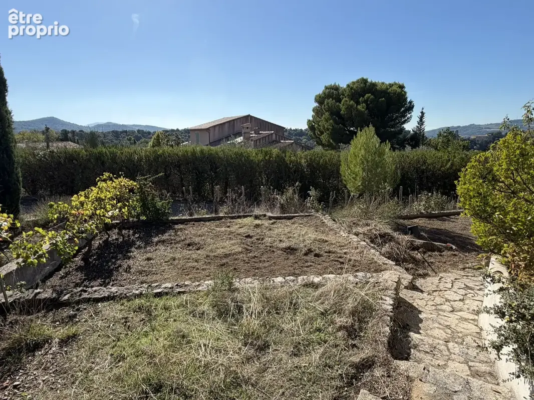 Maison avec vue dégagée et nombreuses dépendances - photo 13