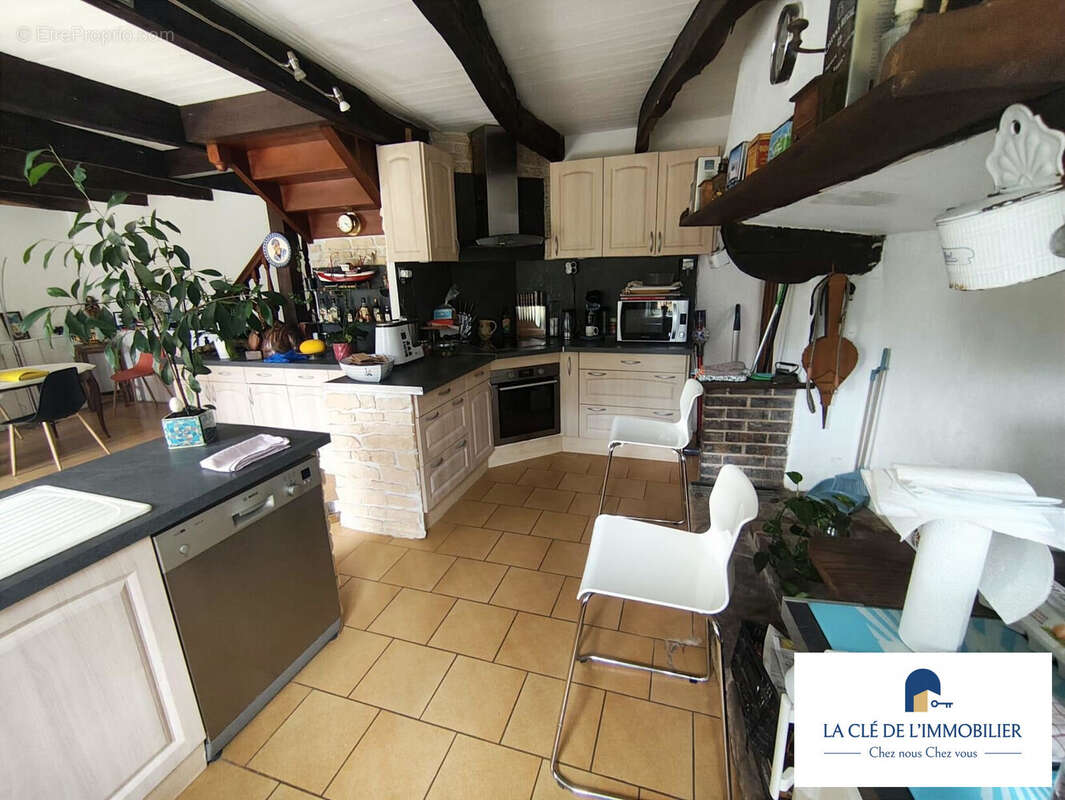 Maison 99 m² à Chateauneuf-Du-Faou  - photo 2
