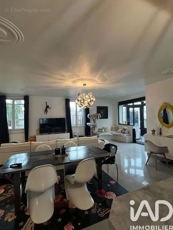 Photo 2 - Maison à MORET-SUR-LOING