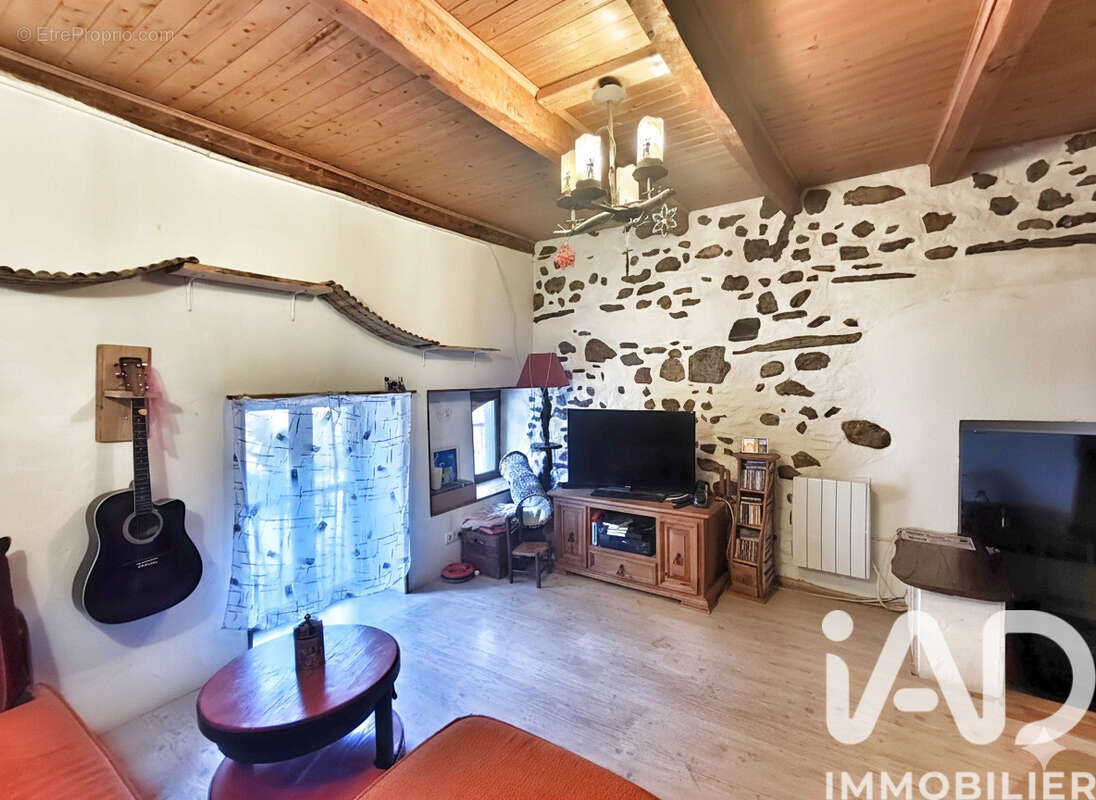 Maison 110 m² à Saint-Jean-De-La-Porte  - photo 4