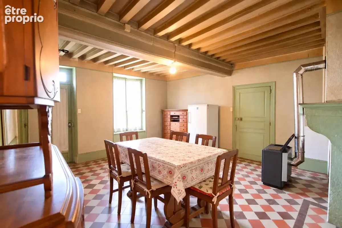 Quarré-les-tombes   maison avec dépendances et terrain - photo 6
