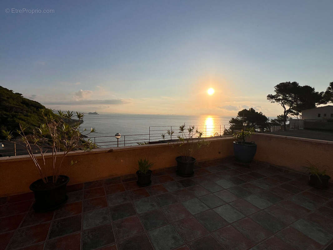 Appartement à BEAULIEU