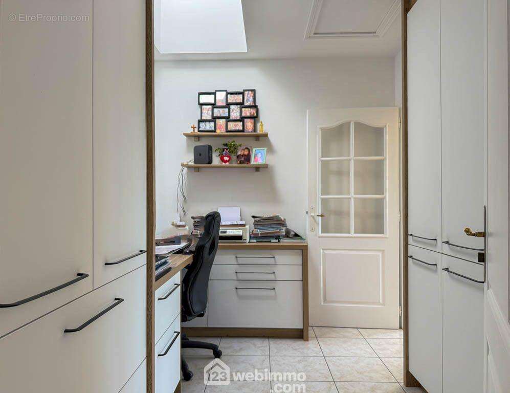 Un espace bureau moderne pour du télétravail ! - Maison à SAINT-PROUANT