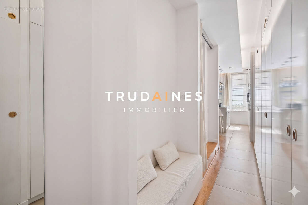 Appartement à PARIS-17E