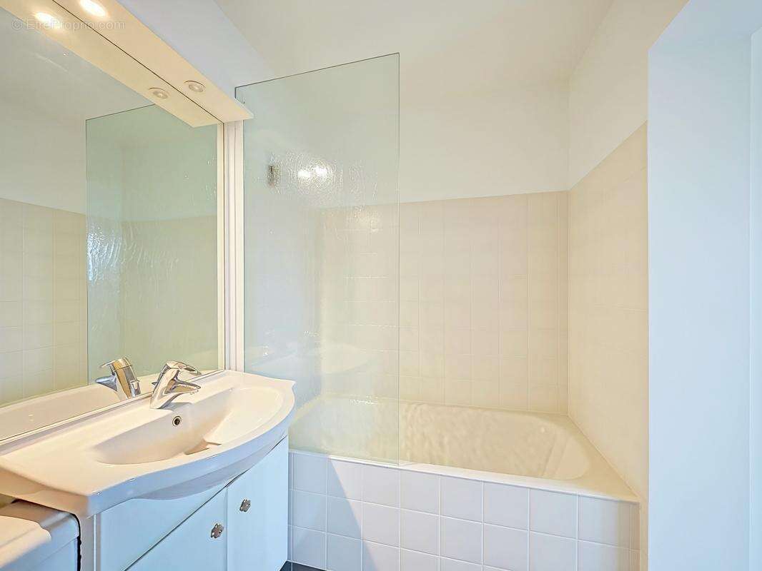 T2 45 m² au Rez de chaussée avec aperçu mer à rénover - photo 10