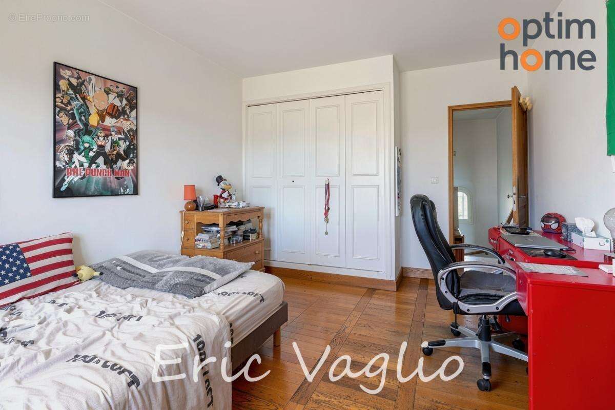 Bouc Bel Air (Aix à 10 mn) - Vente Belle Villa T5 de 269 M2, sur un terrain clos et arboré de 1257 M2 avec piscine, proche IBS,  - photo 24