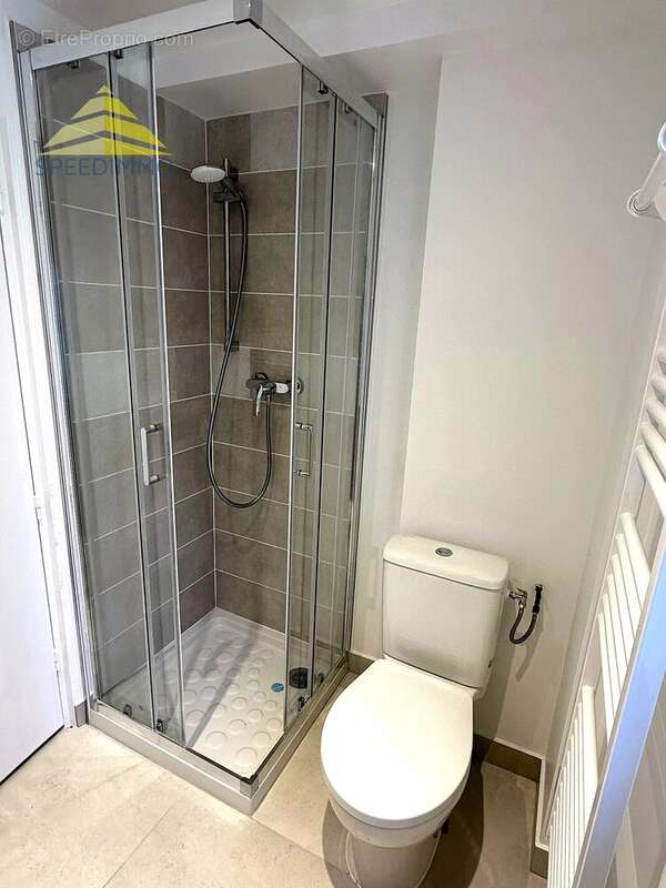 Appartement à MANDRES-LES-ROSES