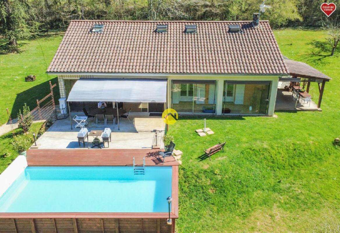 Maison à LE BUISSON-DE-CADOUIN