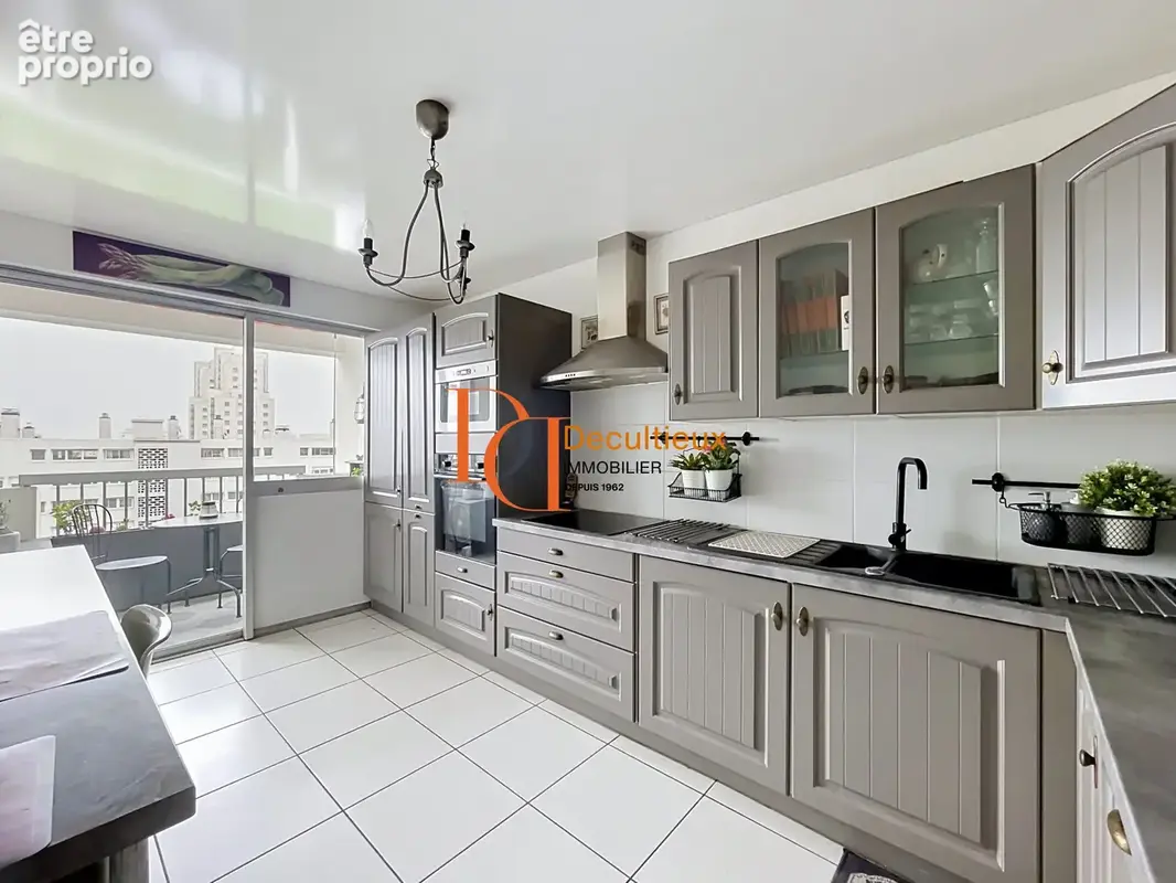 Appartement 82 m² à Villeurbanne  - photo 4