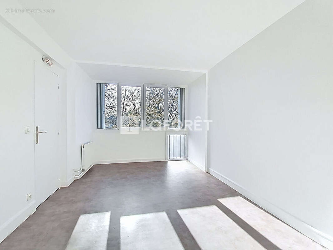 Appartement à VERNEUIL-SUR-SEINE