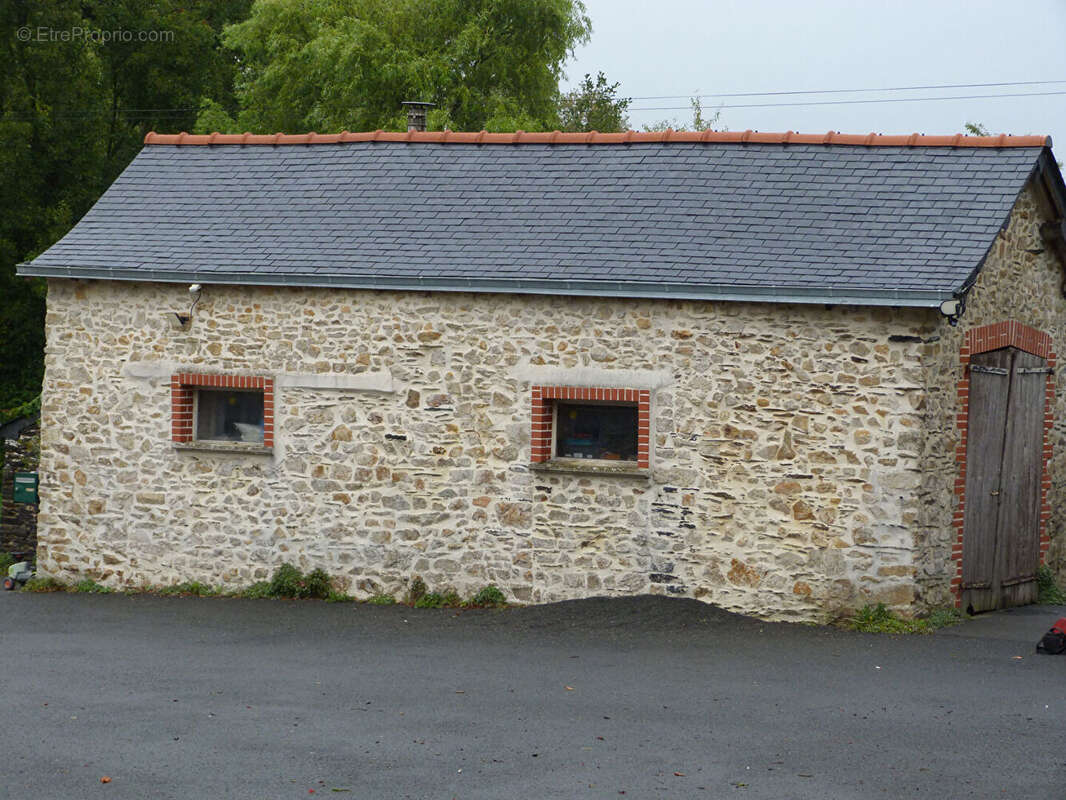 Maison à SAINT-ERBLON