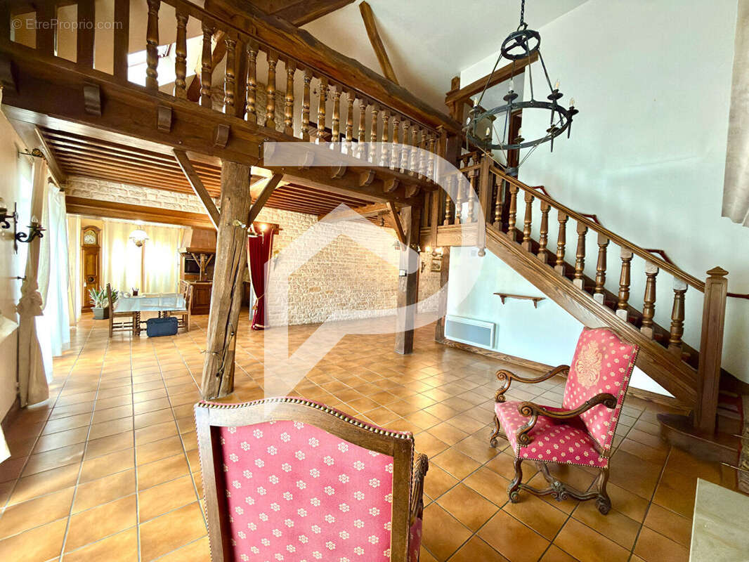 Maison à PERRANCEY-LES-VIEUX-MOULINS