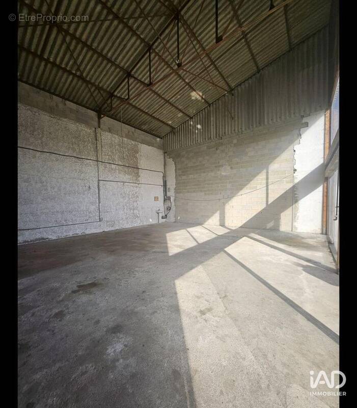 Photo 1 - Commerce à DAX