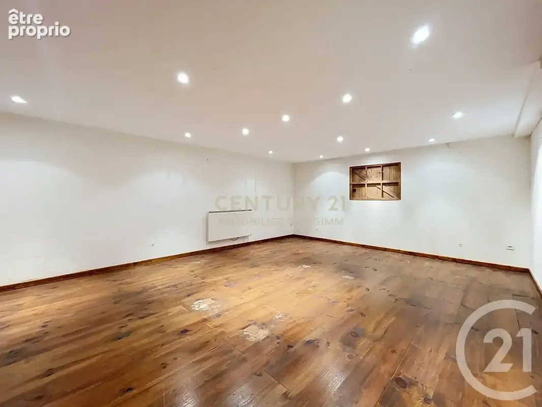 Maison 7 pièces 210 m² à vendre à Bourgoin-Jallieu (38300) - photo 7