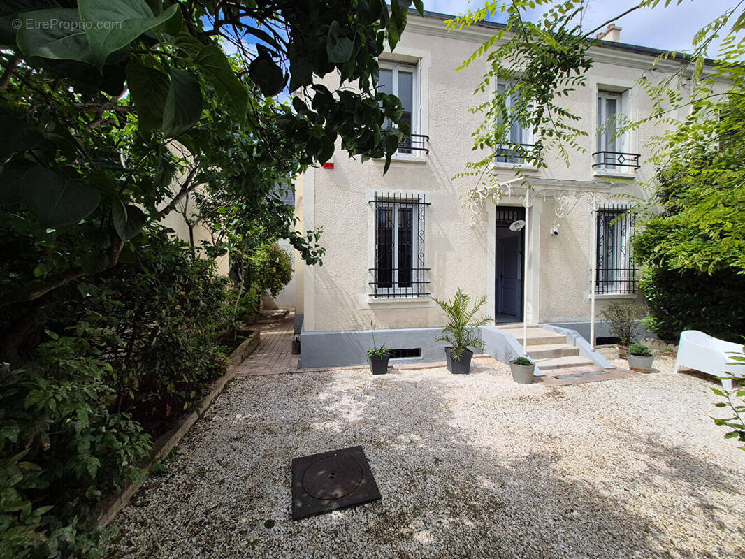 Maison à ASNIERES-SUR-SEINE