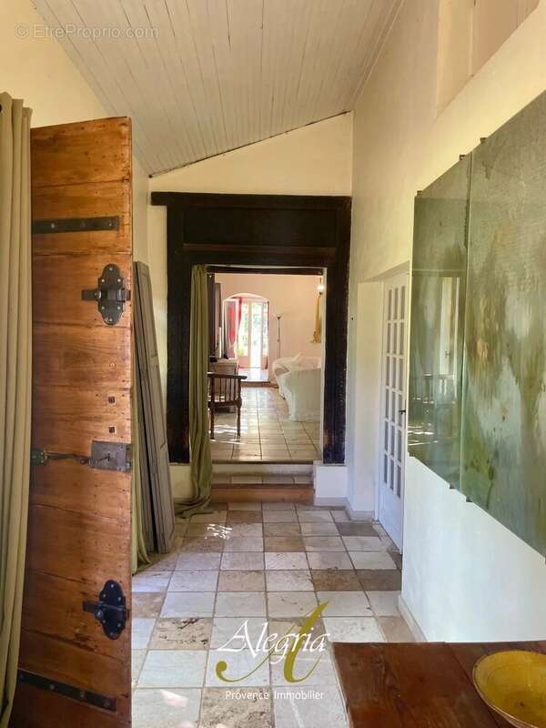 Maison à VILLECROZE