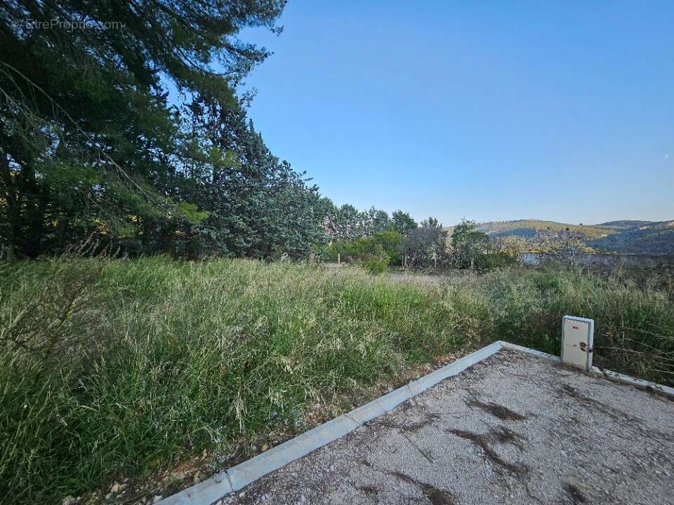 Terrain à CUGES-LES-PINS