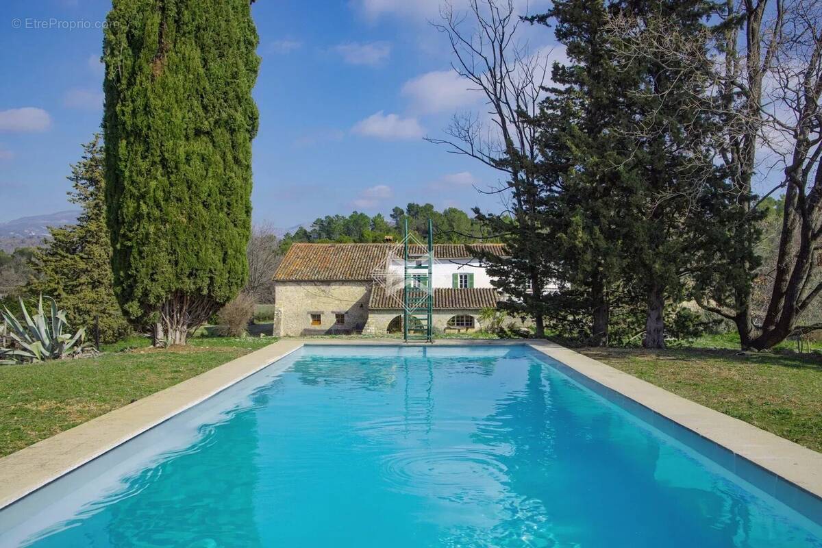 Maison à TOURRETTES