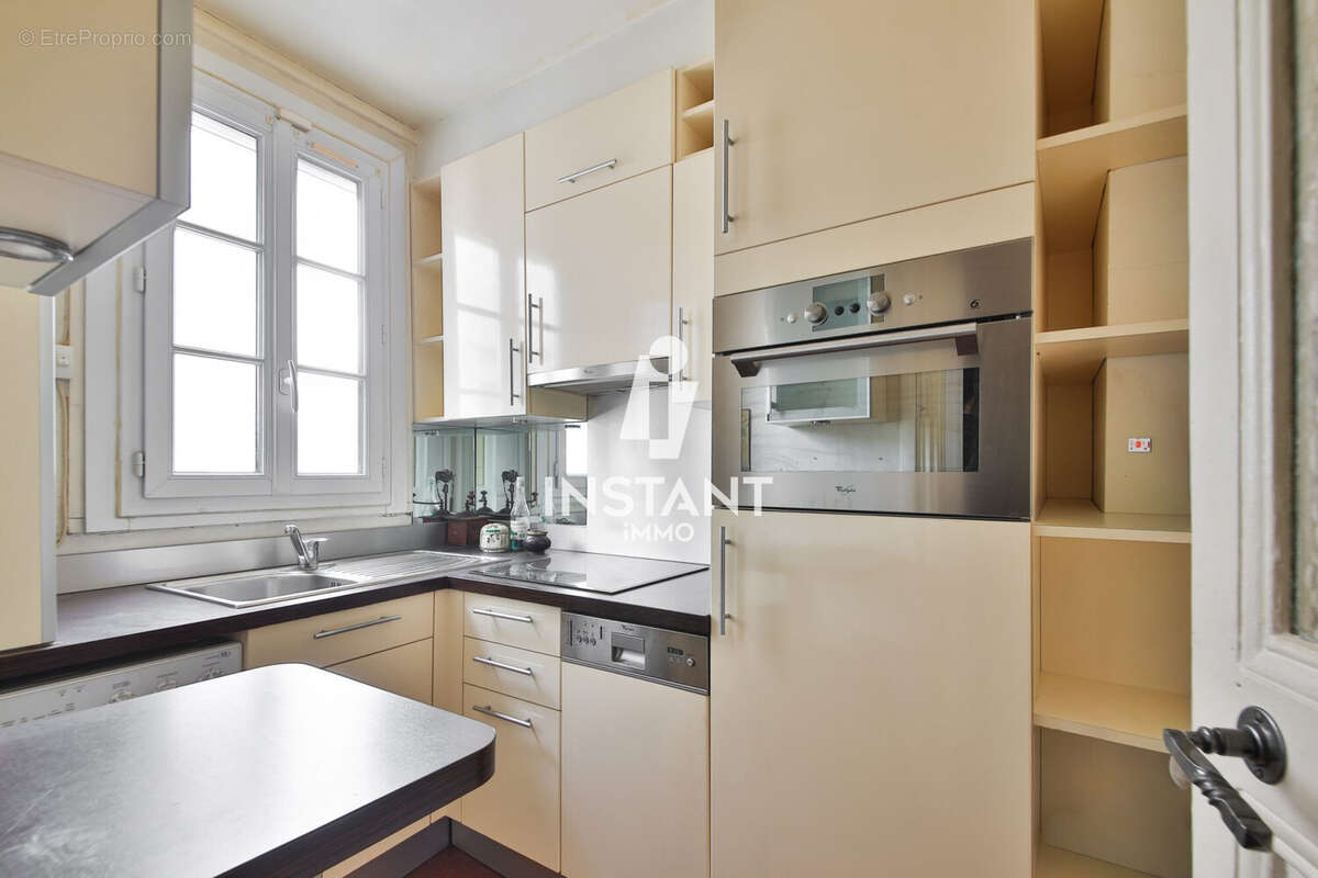 Appartement à PARIS-15E