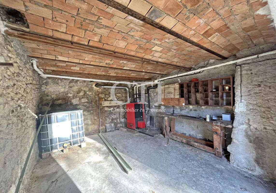 Maison à MONTBRUN-LES-BAINS