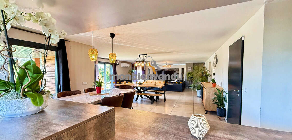 Maison à ARPAJON-SUR-CERE