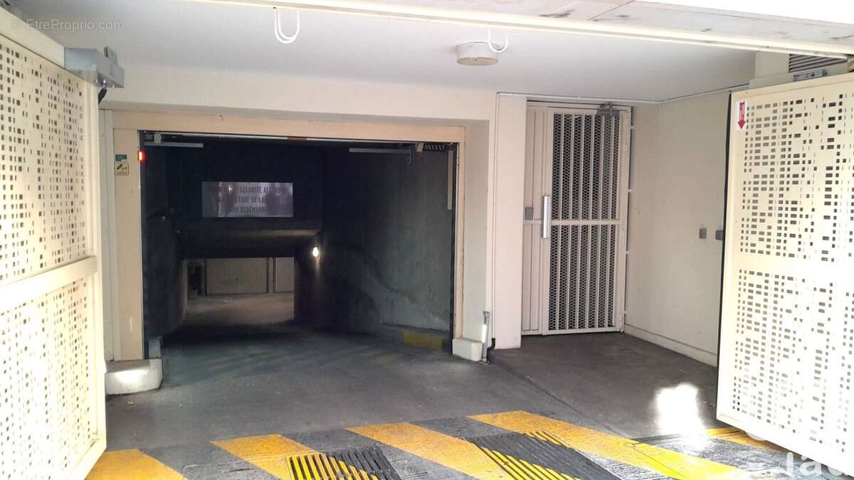 Photo 4 - Parking à PARIS-17E