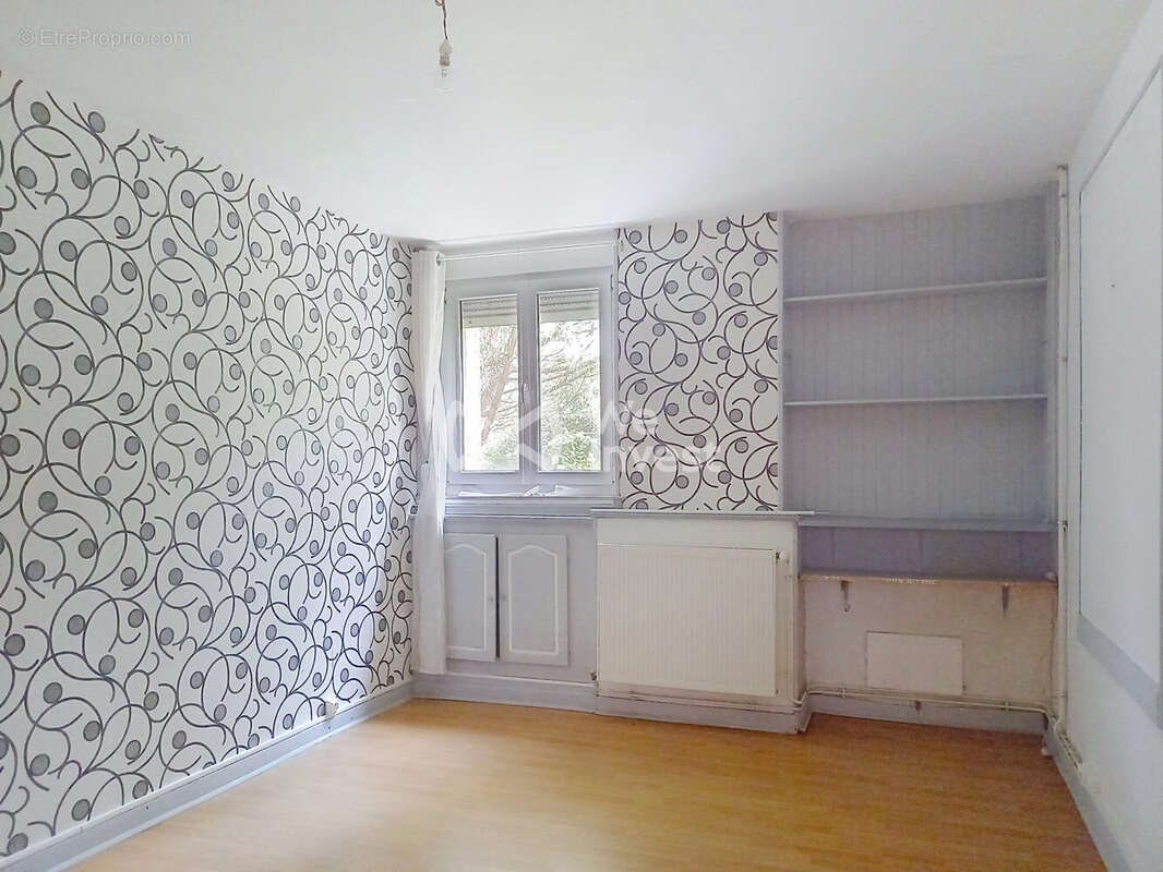 Maison à AVESNES-SUR-HELPE