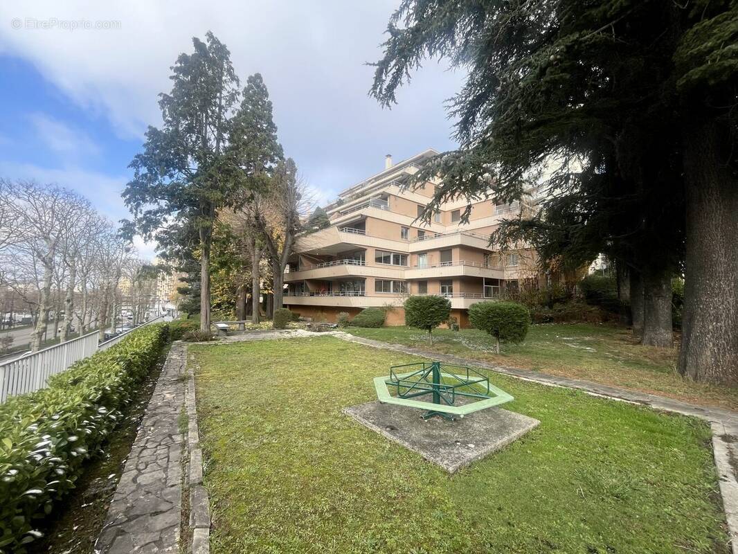 ROYAL FAURIEL - Appartement à SAINT-ETIENNE