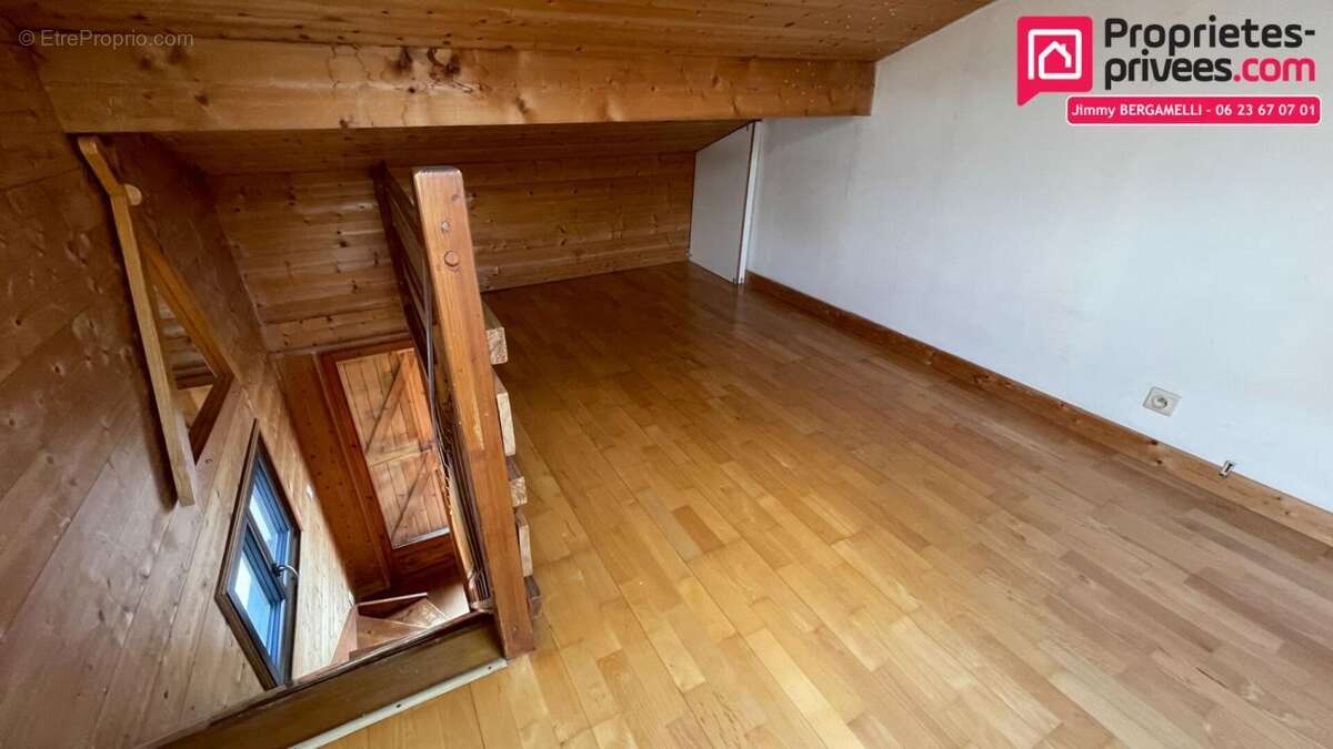 Passy - Maison duplex de plus de 210 m² utiles avec grande terrasse et appartement indépendant à revenus locatifs - photo 8