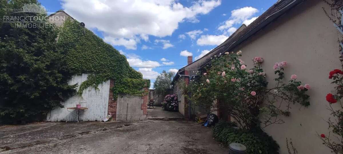 Maison à PERS-EN-GATINAIS