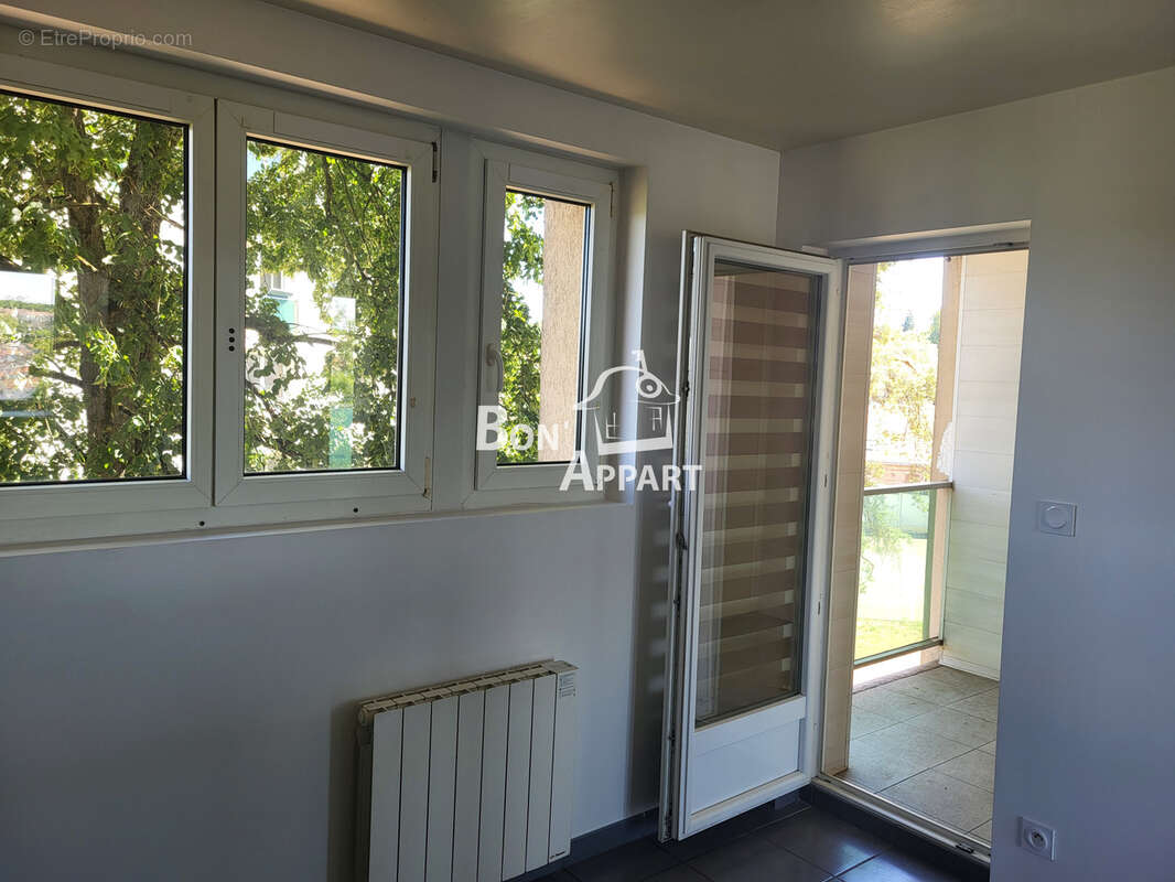 Appartement rénové secteur HOMECOURT - photo 8