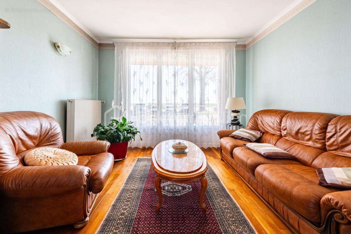 Maison à VAROIS-ET-CHAIGNOT