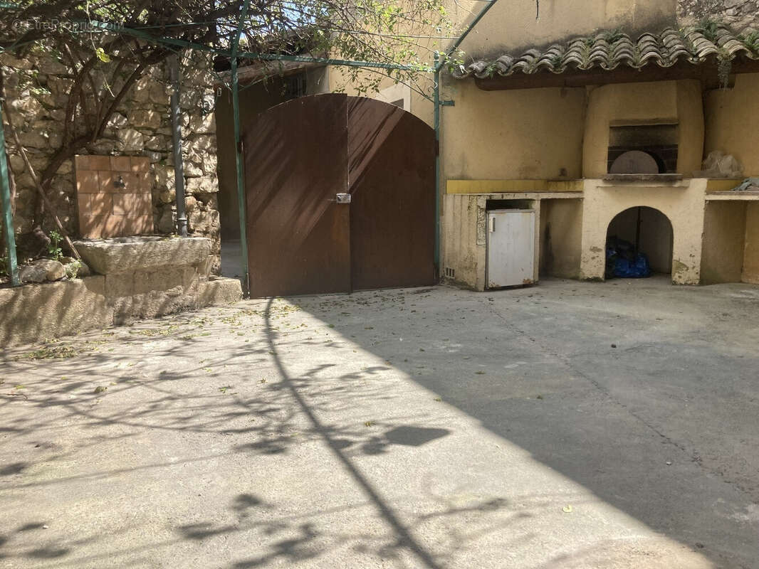 maison de village avec terrasse de 50m² - photo 5