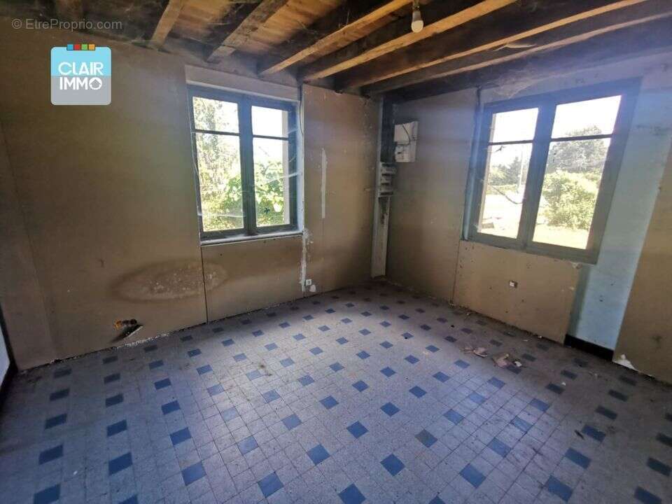 Maison de 123 m² à rénover à SORNAY 