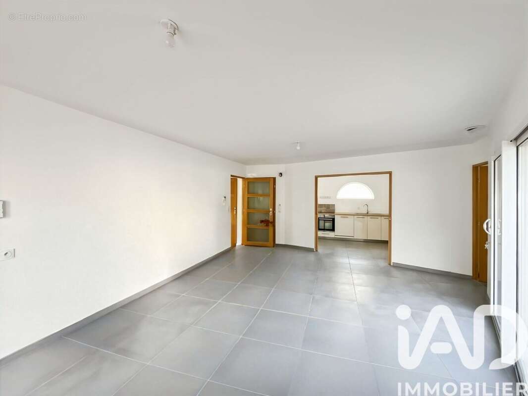 Maison 94 m² à Bagnols-Sur-Ceze  - photo 3