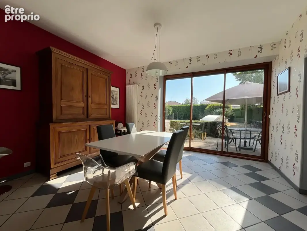 Maison à vendre 10 pièces au coeur de CUISERY (71), avec piscine - photo 9