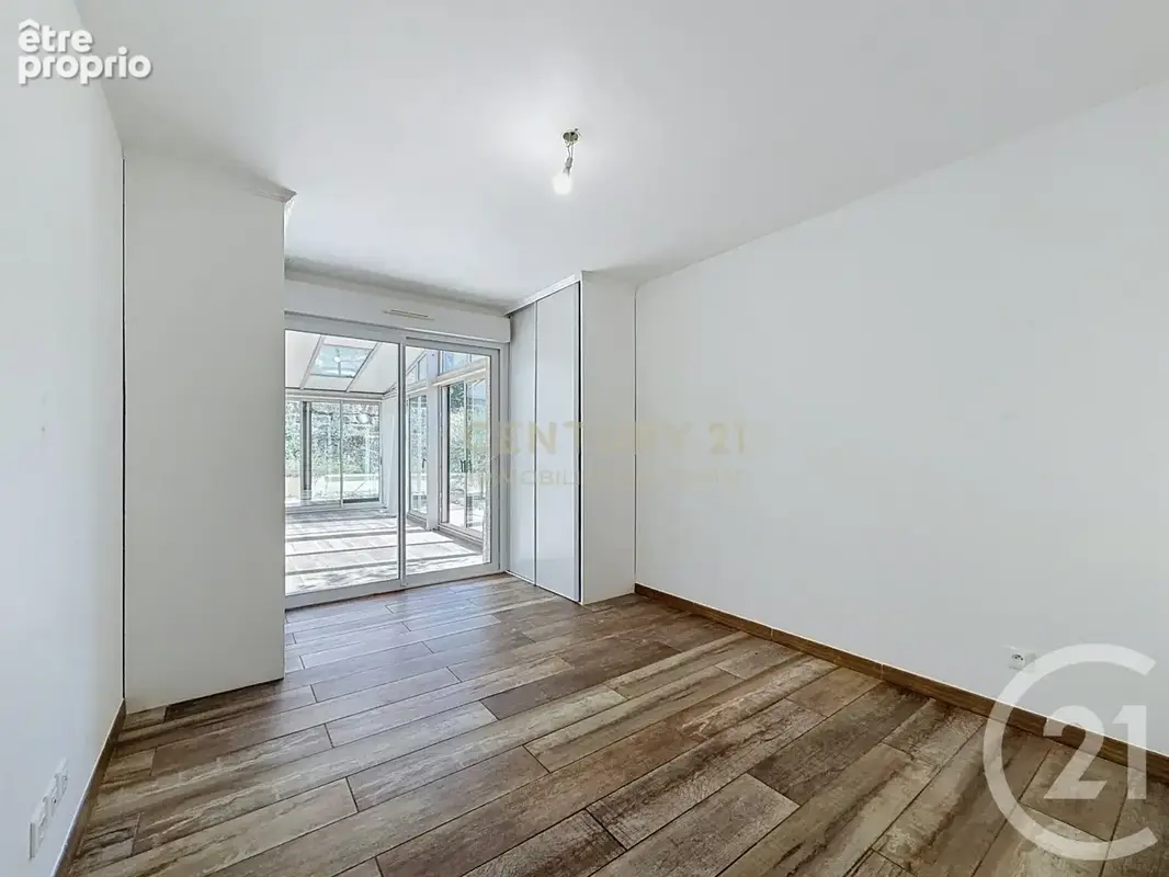 Maison 7 pièces 165 m² à vendre à Saint-Alban-De-Roche (38080) - photo 9