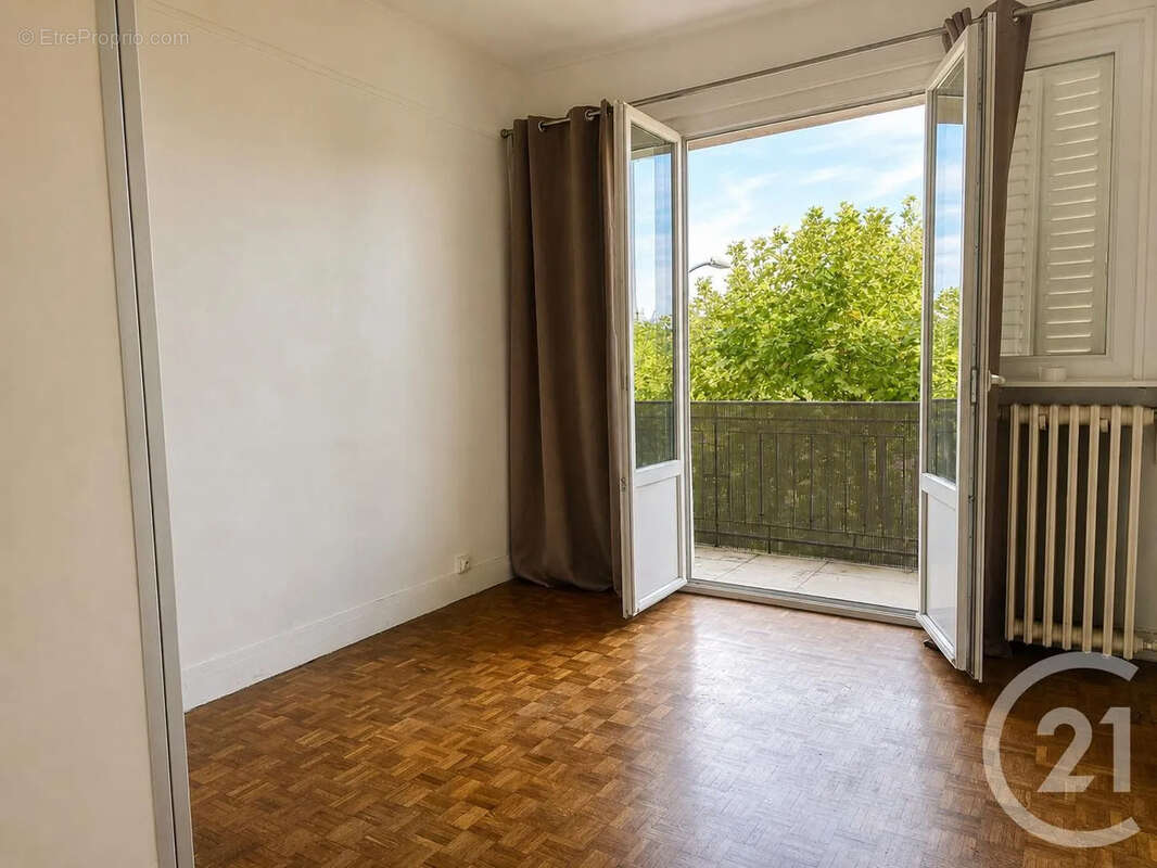 Appartement 61 m² à Saint-Maur-Des-Fosses  - photo 8