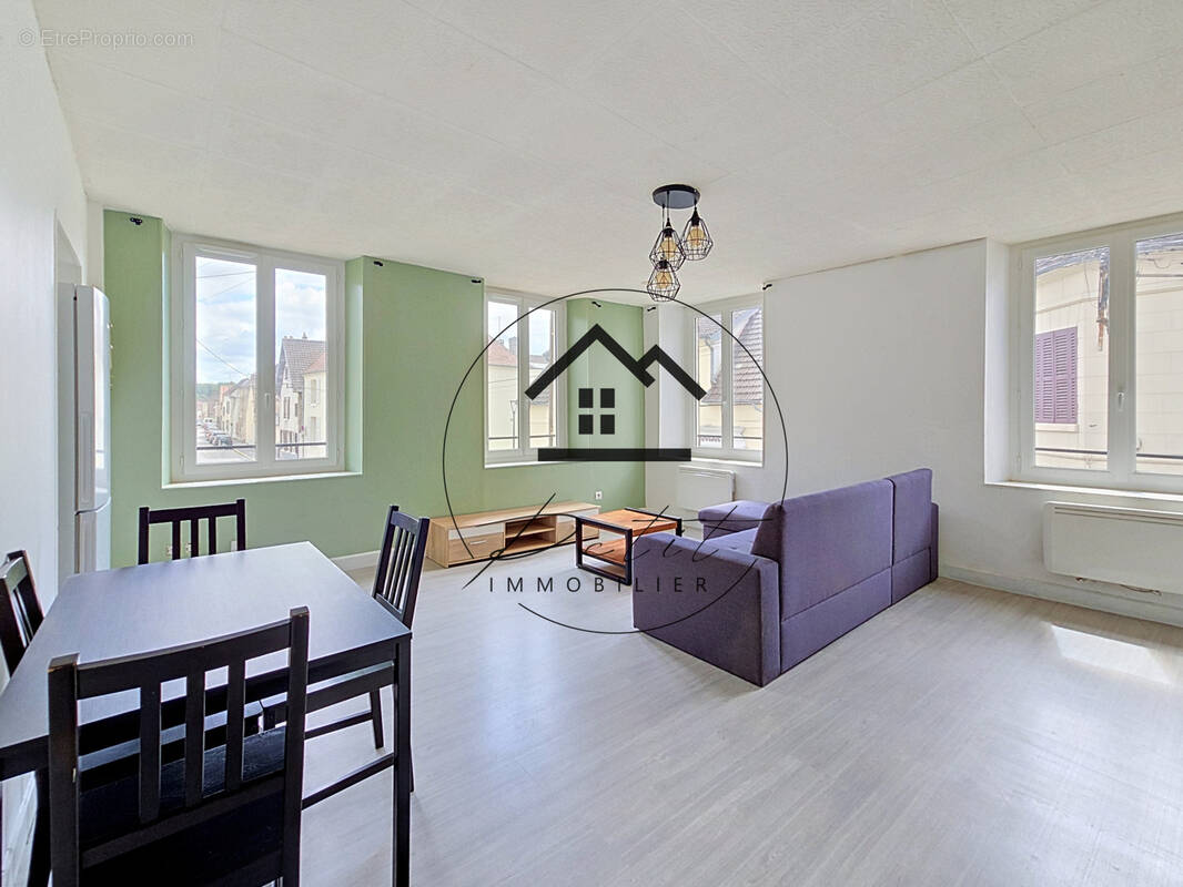 Appartement à MOUY