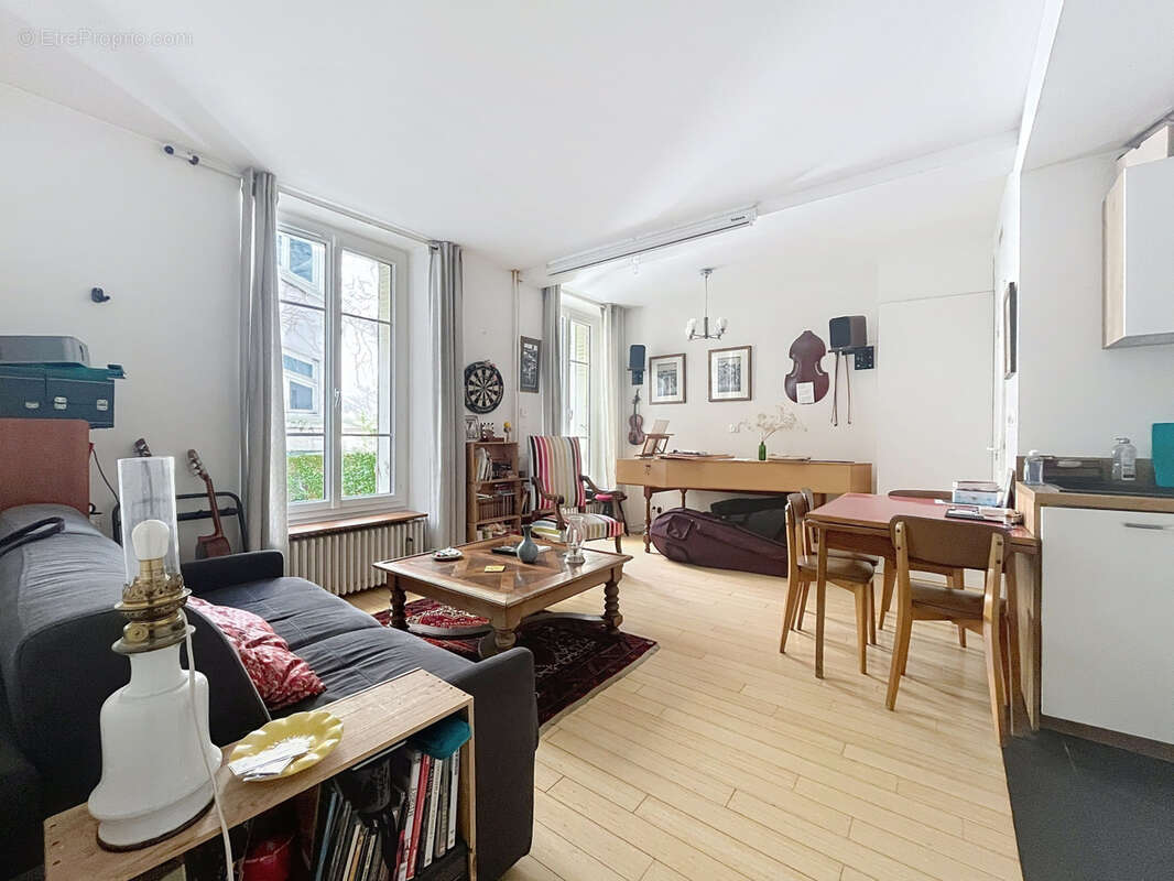Appartement à PARIS-20E