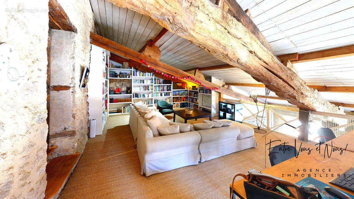 Maison 280 m² à Saint-Pierre-D'aurillac  - photo 4