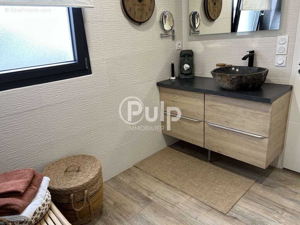 Maison à MONCHECOURT