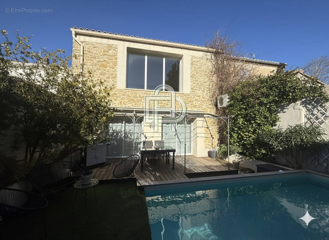 Maison à MOUSSAN
