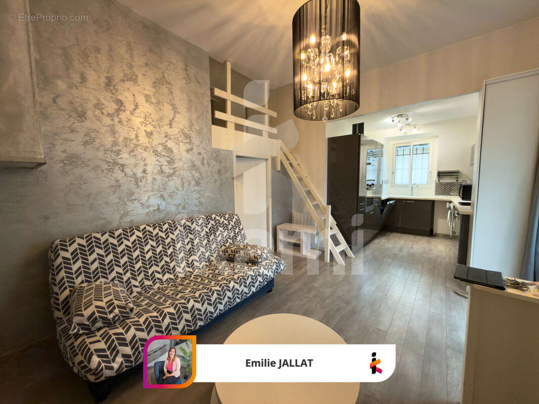 Appartement à FONTAINE