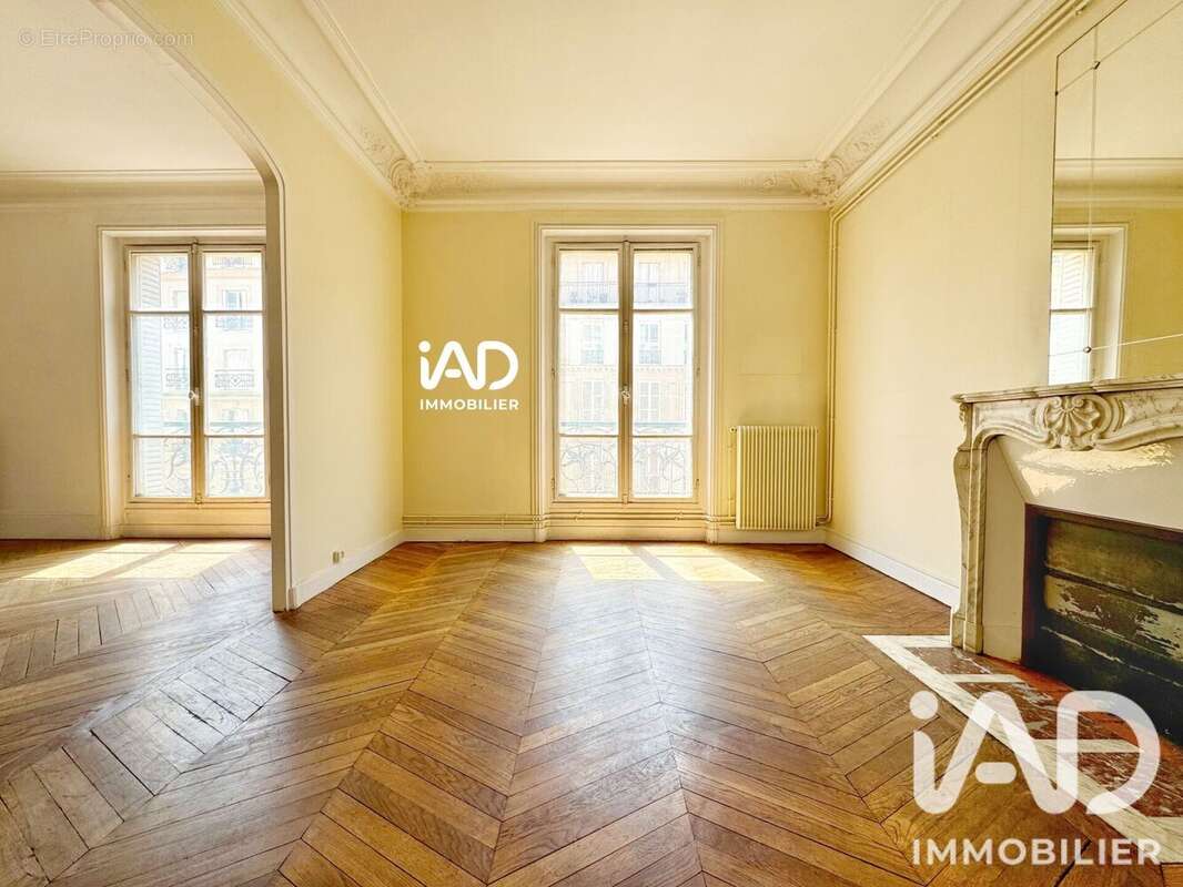 Appartement 76 m² à Paris-10e  - photo 3