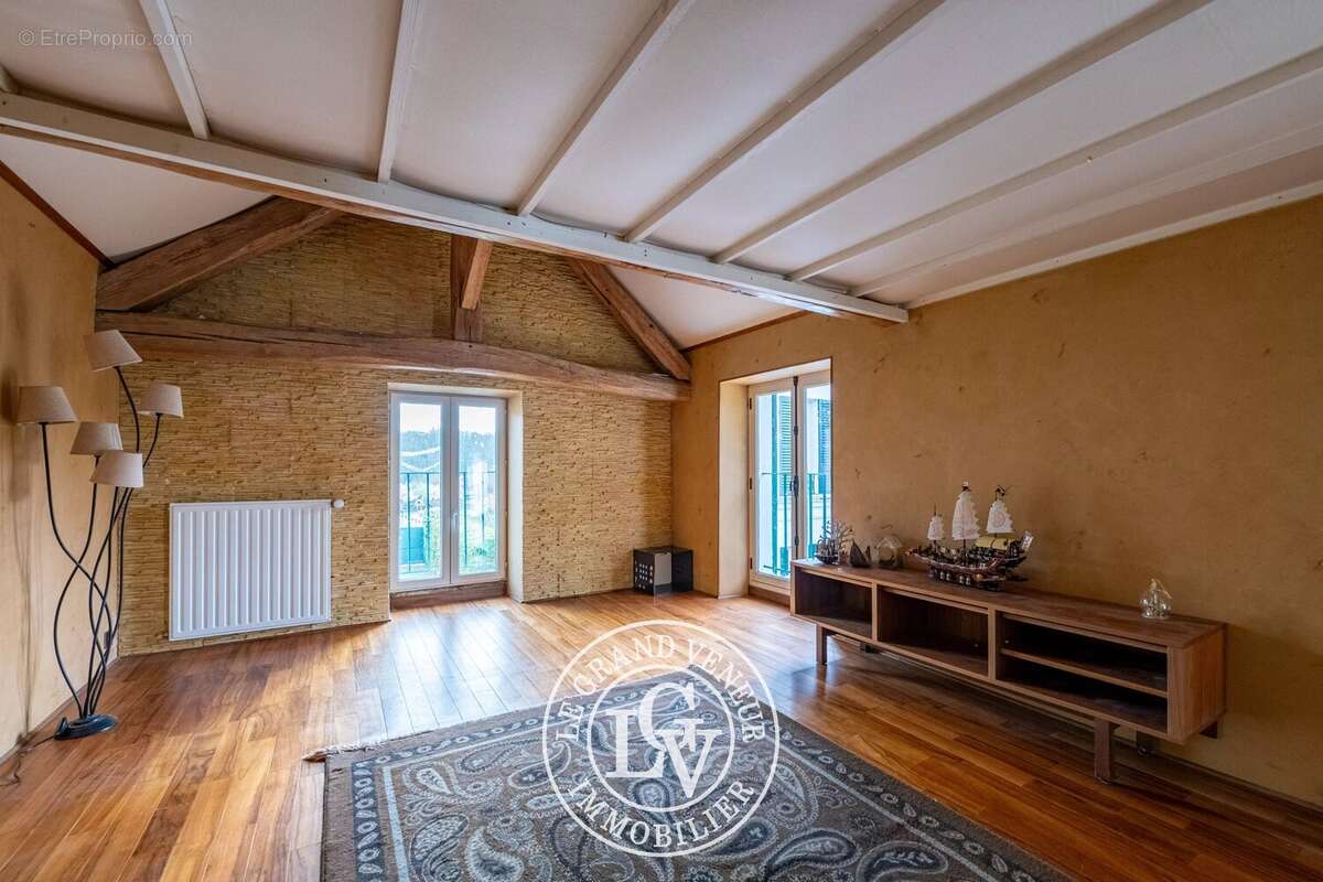 Maison à VULAINES-SUR-SEINE