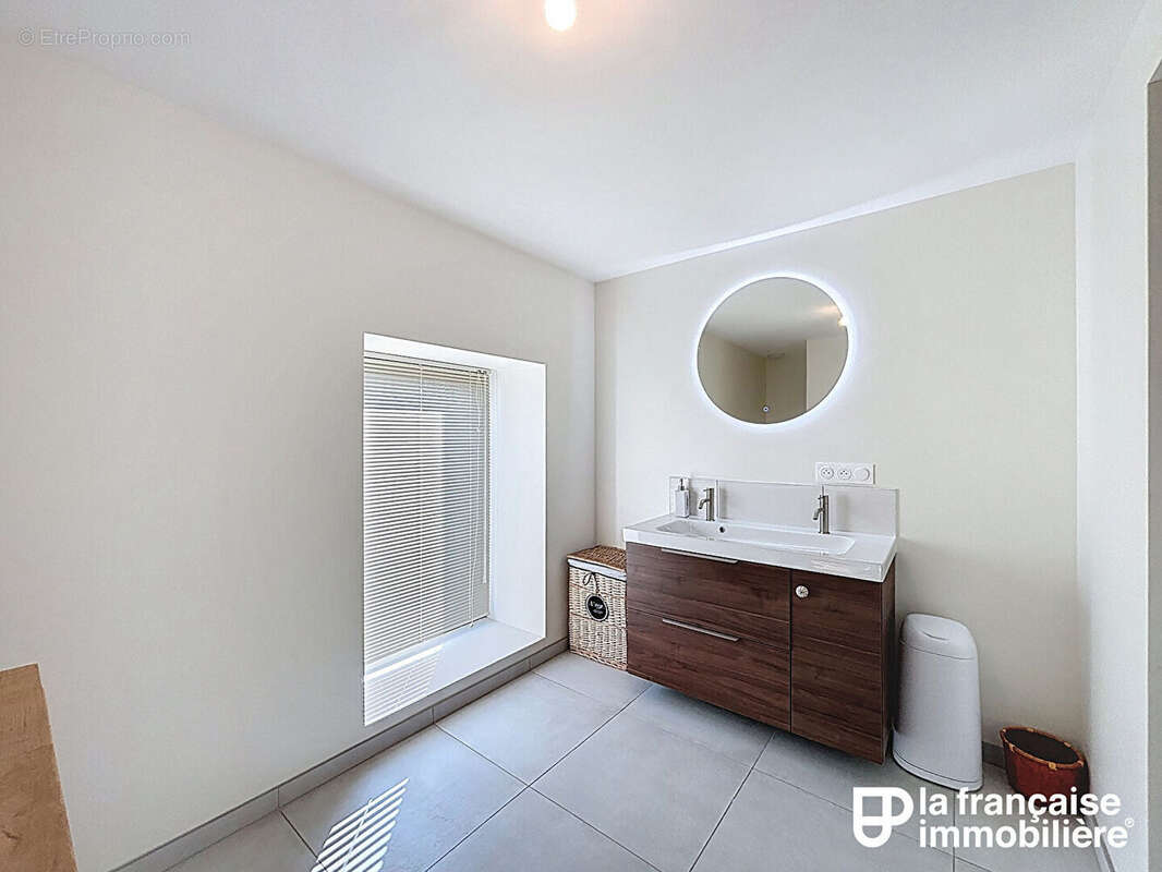 Maison à VEZIN-LE-COQUET