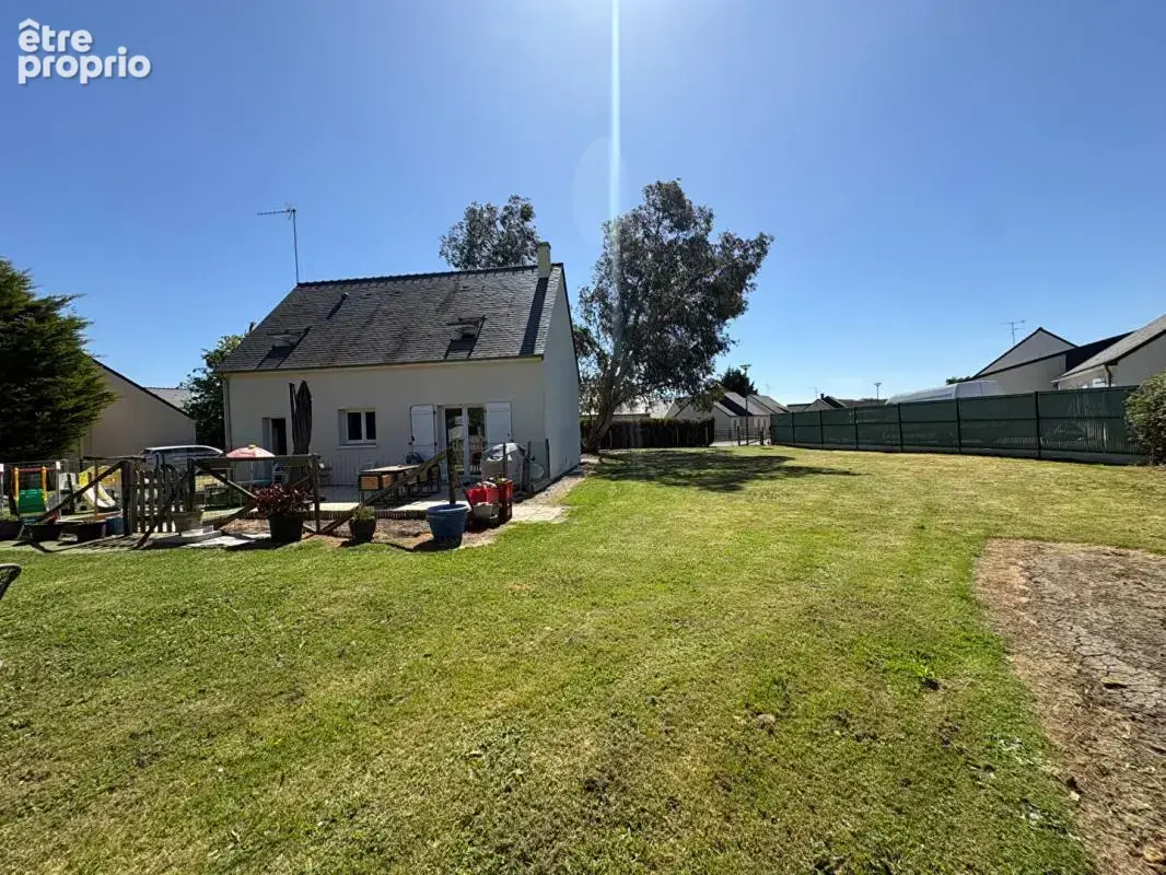 Maison située en bourg, à proximité d'Angers - photo 2