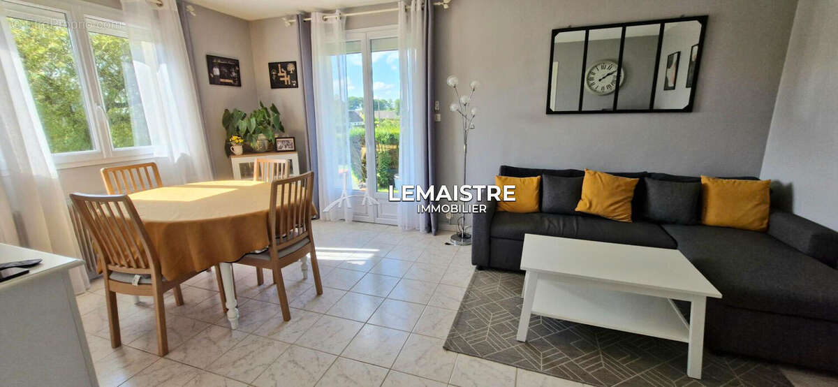 Maison à ALLOUVILLE-BELLEFOSSE